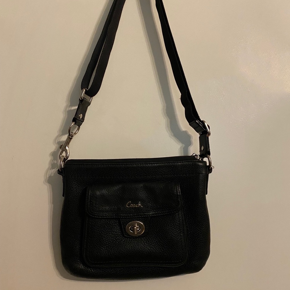 Coach pebbled black leather mid-2000s crossbody purse